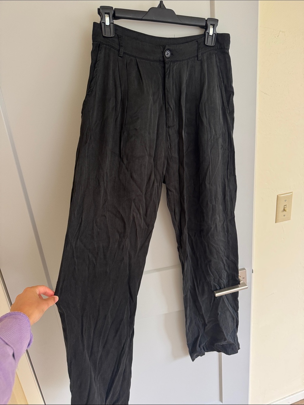 Black Women’s Relaxed mid waisted slacks with side pockets